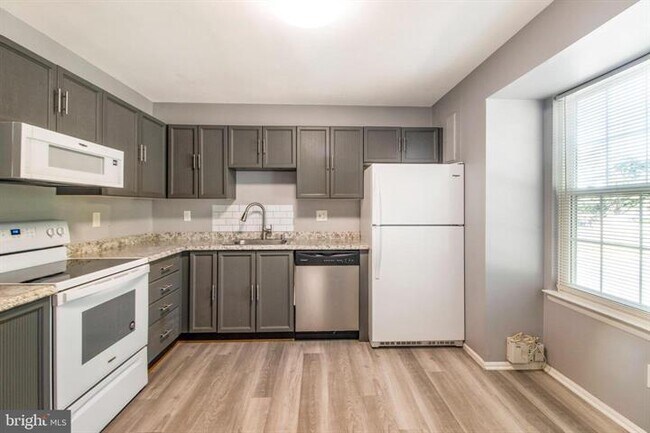 7206 Lost Spring Ct unit 7206 lost spring cou, Lanham, MD 20706 - photo 6