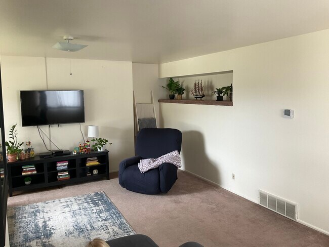 502 W 1720 N unit 502 west 1720 north, Provo, UT 84604 - photo 4