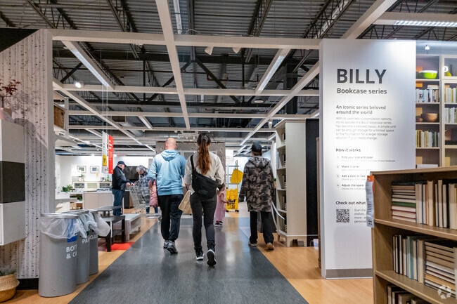 Robinson Township locals can spend leisurely afternoons browsing home décor at one of the many department stores in the area.