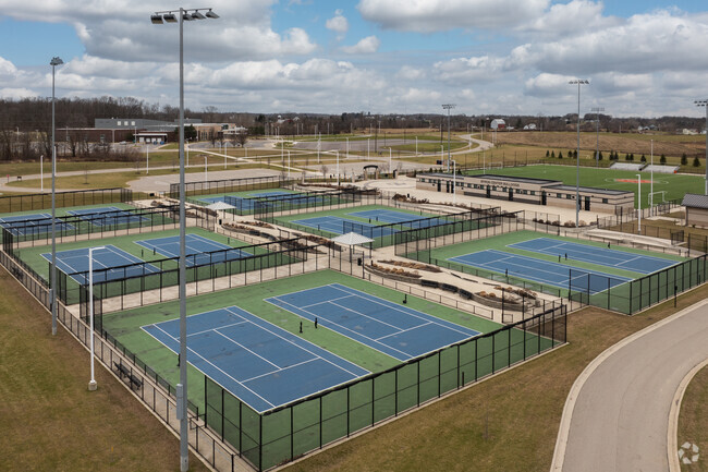 Robert L. Nickels Intermediate School, Tennis courts.