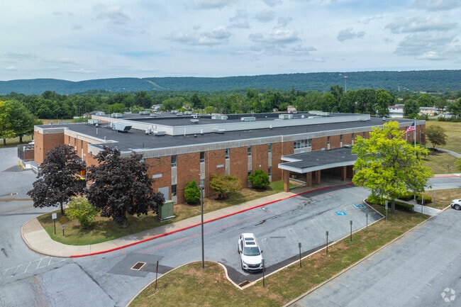 Linglestown Middle School serves graded 6-8.