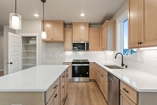 594 Tatoosh Ave, West Richland, WA 99353 - photo 7