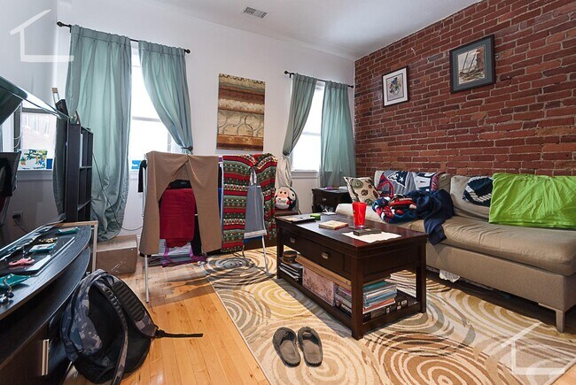 1203 Beacon St unit 4, Brookline, MA 02446 - photo 5
