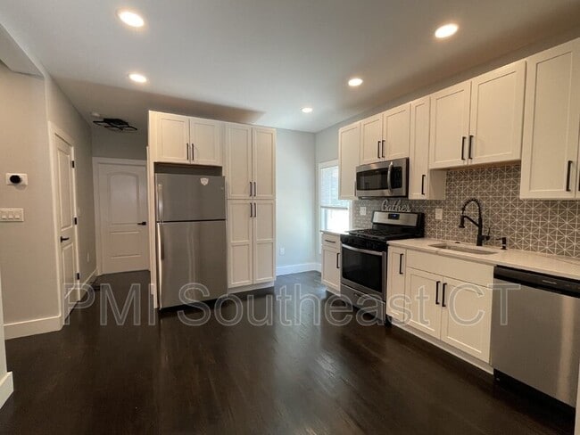 5 Hunters Rd unit 1, Norwich, CT 06360 - photo 2