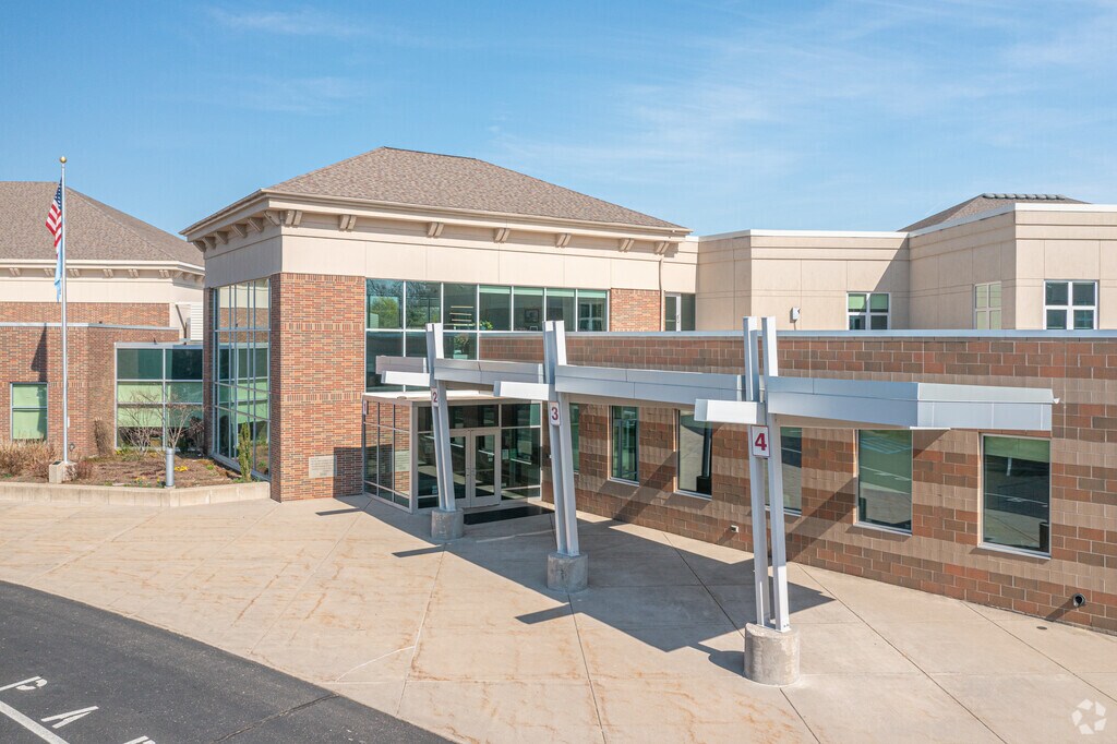 Grand Rapids Christian School serves students from Prek-4th in the Ottawa Hills neighborhood.