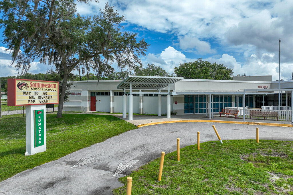 Southwestern Middle School is located in West De Land, Florida