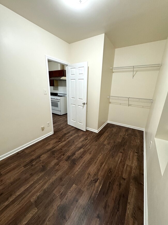 240 W 24th St unit 2R, Chicago, IL 60616 - photo 4