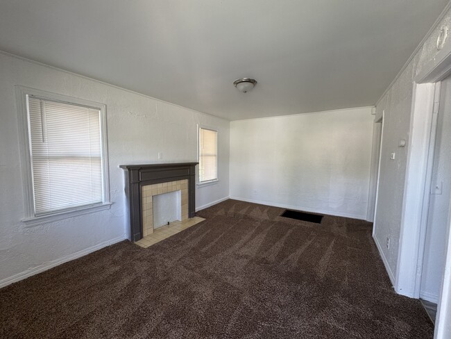 2108 NE 18th St, Oklahoma City, OK 73160 - photo 2