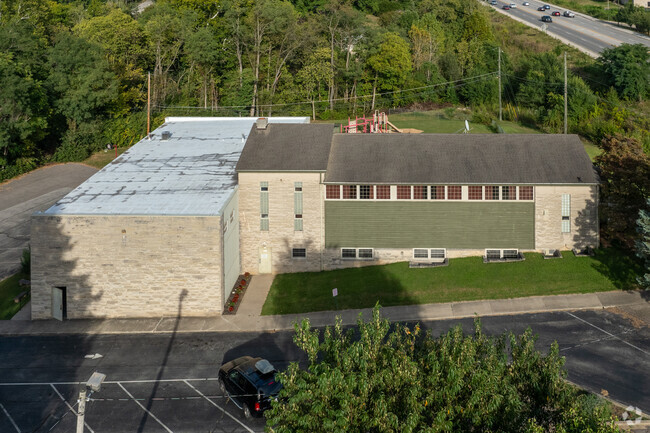 Adventist Christian Elementary School has one full time teacher.