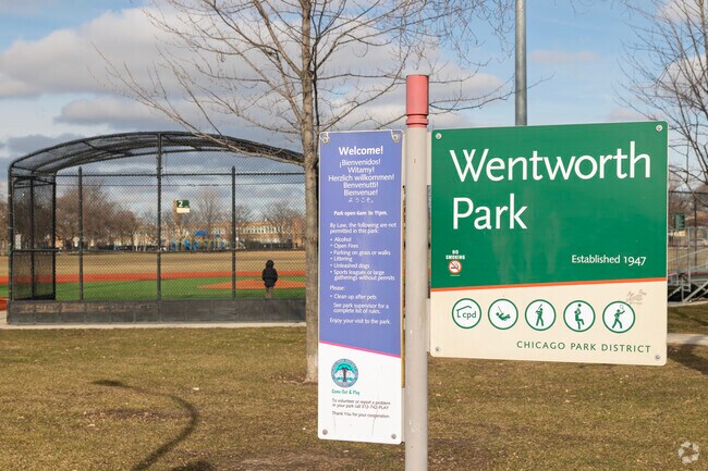 Wentworth Park features a variety of recreational activities for Garfield Ridge residents.