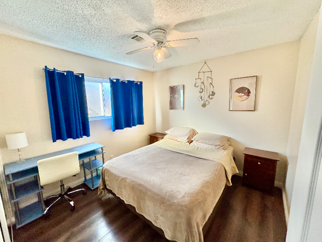 5333 Longridge Ave unit 3-3 bedroom, Las Vegas, NV 89146 - photo 2