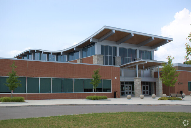West Bloomfield Middle School building and entrance in West Bloomfield.