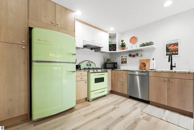 800 Boardman Acre Dr, Traverse City, MI 49686 - photo 7