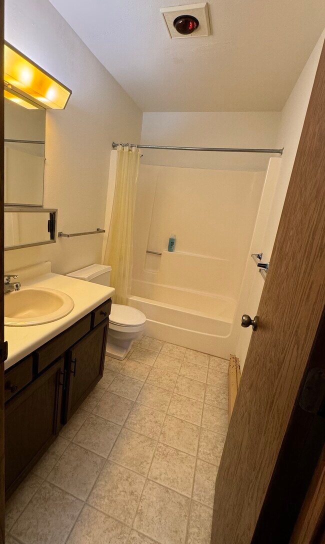 513 Kerry Dr unit 101, Winona, MN 55987 - photo 7