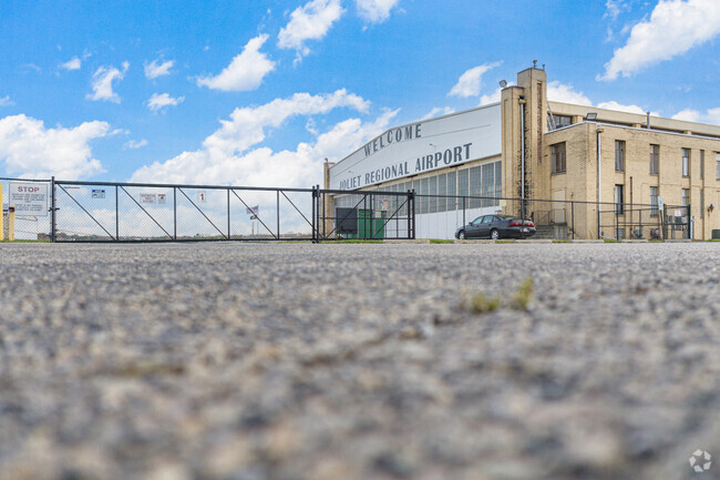 Joliet Regional Airport is a public use airport located 4.5 miles from downtown Joliet.