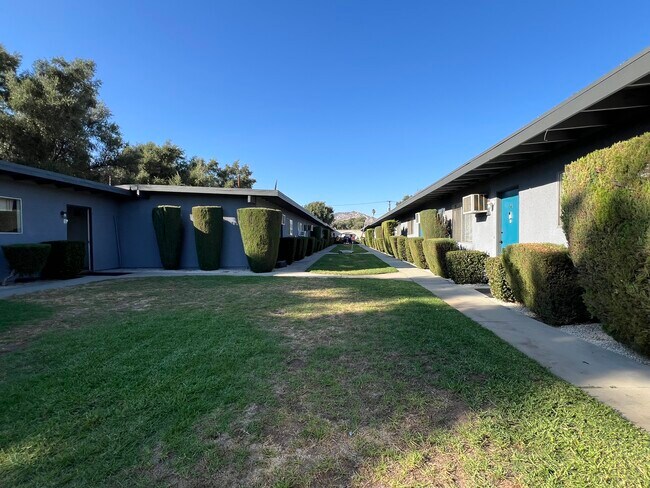 23889 Hemlock Ave unit 12, Moreno Valley, CA 92557 - photo 7