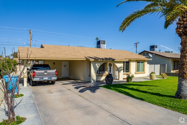 Some ranch-style homes in Maryvale offer covered carports.