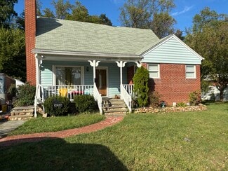 10830 Fairchester Dr, Fairfax, VA 22030