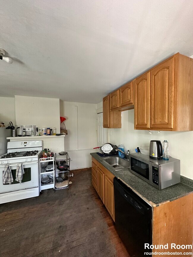 3 Folsom Ave, Boston, MA 02120