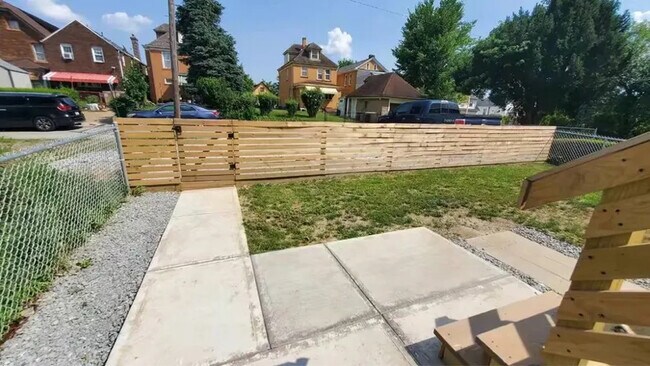 324 W 14th Ave unit 1, Homestead, PA 15120 - photo 6