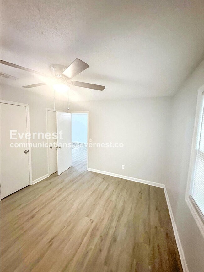 727 W Creek Cir, Monroe, GA 30655 - photo 6