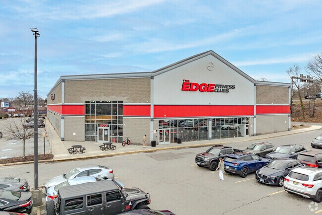 Edge Fitness is a popular gym in Grasmere that service's many local residents.