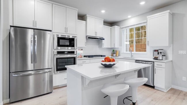 16955 SW Lorikeet Ln, Beaverton, OR 97007 - photo 2