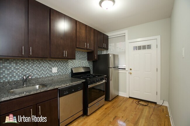 3908 N Janssen Ave unit A04C, Chicago, IL 60613 - photo 2