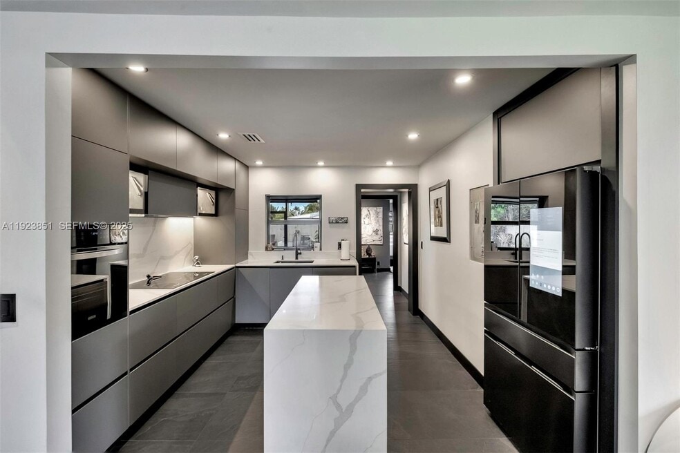 530 NW 39th St, Oakland Park, FL 33309 - photo 1