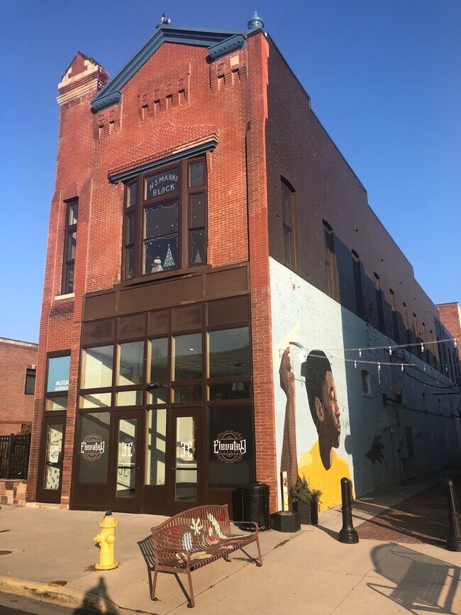 123 E 3rd St Unit 202, Marion, IN 46952
