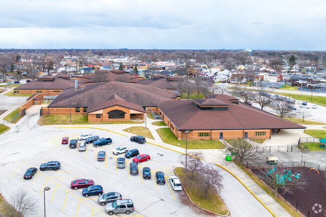 Morton Elementary School has a large campus.