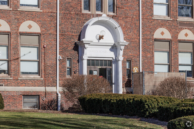 Whittier Elementary School in Teaneck, NJ gets an overall Niche rating of B-.