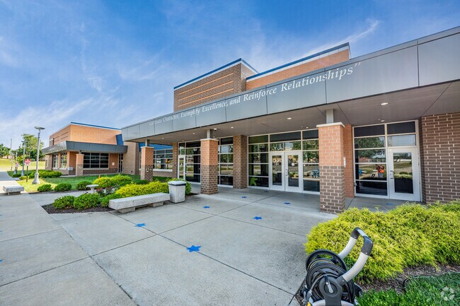 Suncrest Elementary School has an overall rating on an A on Niche.