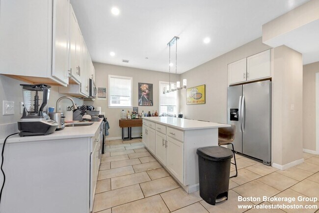 228 Calumet St unit 2, Roxbury Crossing, MA 02120 - photo 5