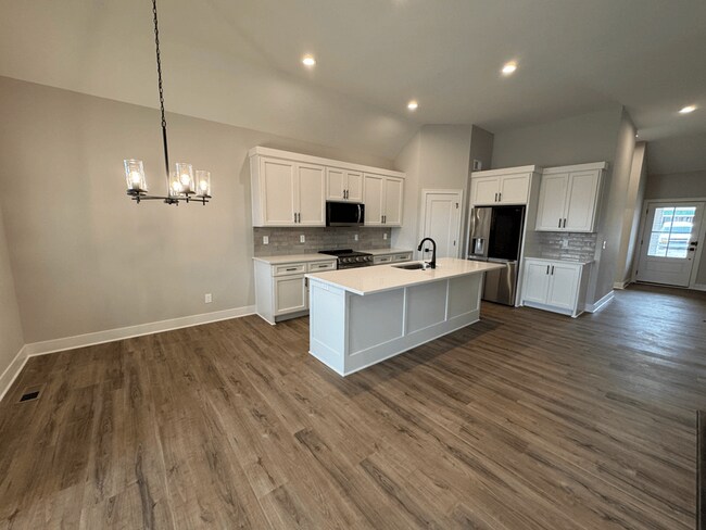 1342 SW Winthrop Dr, Lee's Summit, MO 64081 - photo 5