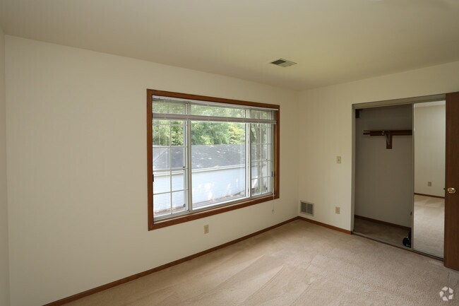 Foxhaven, Waukesha, WI 53186 - photo 5