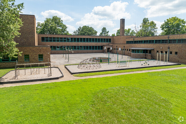 The student population of Dexter Elementary School is 335 and the school serves PK-5.
