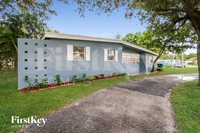 11574 Oleander Dr, Royal Palm Beach, FL 33411 - photo 2