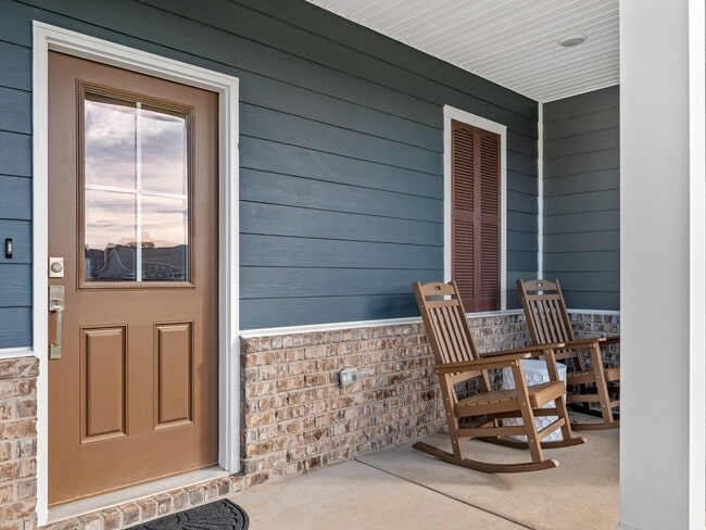 7040 Sutton Dr, White House, TN 37188 - photo 2