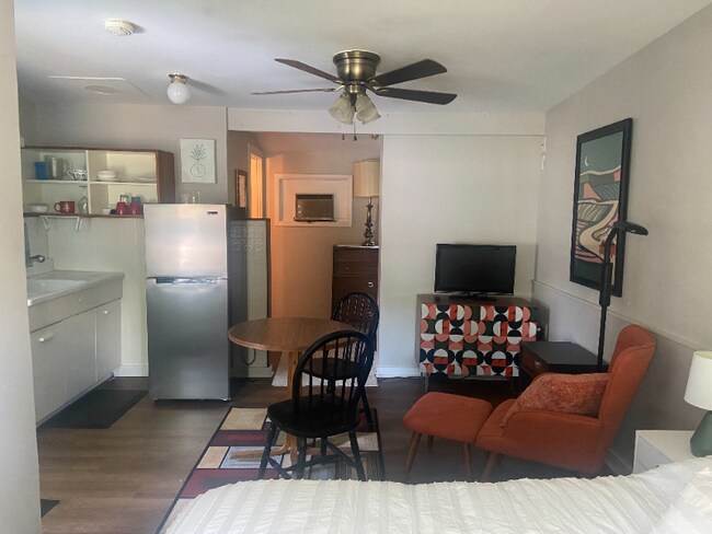 308 E Cherry Alley unit 4, Ligonier, PA 15658 - photo 2