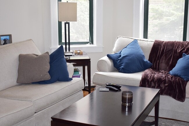 3839 N Greenview Ave unit 3E, Chicago, IL 60613 - photo 3