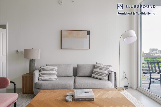 729 NW 2nd St unit FL8-ID161, Miami, FL 33128 - photo 2