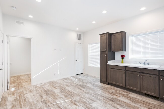 35312 Santa fe St, Daggett, CA 92327 - photo 2