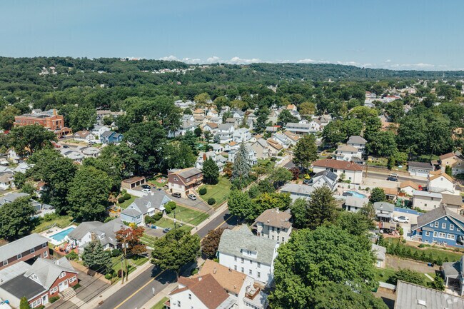 Lafayette Ave is a main thoroughfare in Hawthorne, with shops, churches, and restaurants.