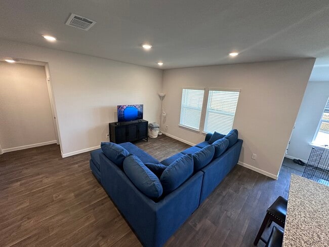 121 Escala Way unit Room 1a, San Marcos, TX 78666 - photo 4