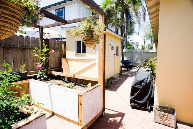 525 3rd St, Encinitas, CA 92024 - photo 4