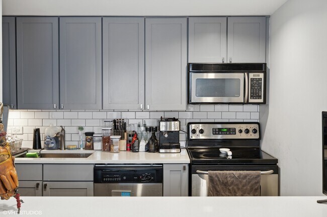 30 E Huron St unit 3404, Chicago, IL 60611 - photo 2