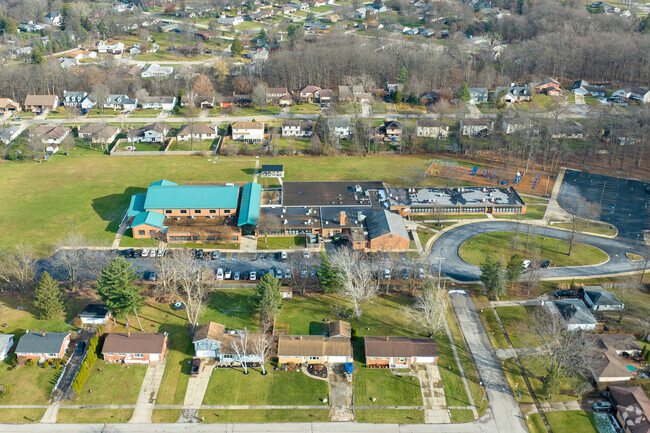 Aerial view of Muraski Elementary School in Strongsville's front entrance.