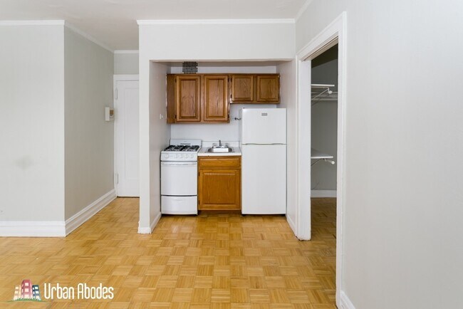 717 W Belmont Ave unit A09C, Chicago, IL 60657 - photo 6
