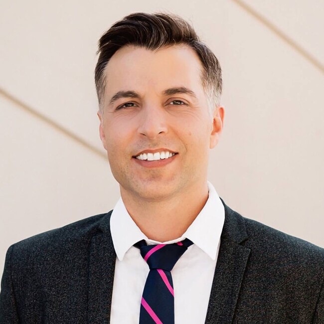 Agent Photo